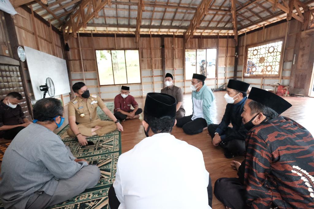 Bupati Gowa Salurkan Bantuan Rp100 Juta  untuk Dukung Pembangunan Pesantren Wadizzuhur Bungaya